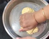 A picture of step 2 of Kesar Lachha Paratha.