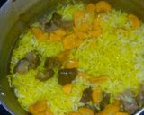 A picture of step 3 of Fried rice, cabbage n tarugu sauce.