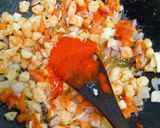Foto langkah ke 3 dari resep Nasi Goreng Merah dengan Udang.