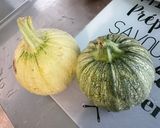 Une image de l'étape 1 de Merguez et courgettes rondes marinées grillées.
