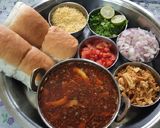 A picture of step 8 of Spicy misal pav.