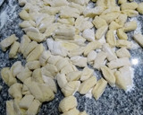 Foto del paso 5 de la receta: Ñoquis de papa y harina, con salsa de carne