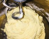 Foto langkah ke 2 dari resep Cream Vla Horn Bread.