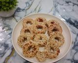 Foto langkah ke 6 dari resep Donat Pisang Wijen 🇮🇩.