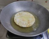 A picture of step 5 of Sindhi dal pakwaan.