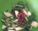 Foto del paso 2 de la receta: Ensalada de espinacas, tocineta y manzana