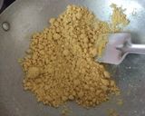 A picture of step 3 of Besan Halwa.