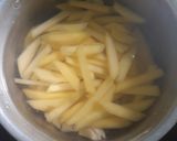 Foto langkah ke 2 dari resep Kentang goreng homemade.