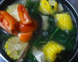 Foto langkah ke 5 dari resep Sayur Bening Bayam,Tahu,Jagung.