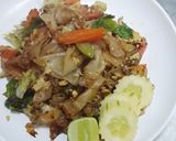 รูปขั้นตอนการทำที่ 6 ของ ก๋วยเตี๋ยวผัดซีอิ๊วผัก