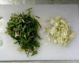 Foto langkah ke 3 dari resep Oseng Umbut Jua Bawang Pruruk.