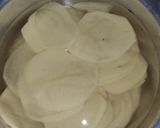 A picture of step 1 of Aloo pakoray.