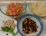 Foto del paso 10 de la receta: Tabulé de frutas, verduras y frutos secos con aperitivos salados