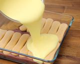 Meggyes vaníliapudingos süti recept fázis 9 fotója