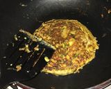 Foto del paso 5 de la receta: Tortilla de zapallito verde, zanahoria y morrón