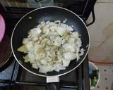 A picture of step 2 of Stuffed Capsicum.