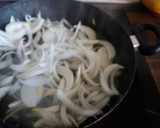 Foto del paso 2 de la receta: Salchichas en salsa😋