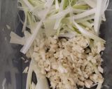 Foto langkah ke 2 dari resep Acar Timun Bawang Putih.