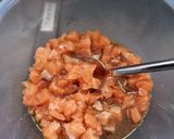Une image de l'étape 2 de °Tartare de saumon sauce soja et sésame noir°.