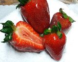 Foto del paso 4 de la receta: Frutillas perfectas!! Decorando casi profesionalmente... 🍓🍓🍓
