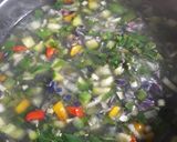 Foto del paso 1 de la receta: Sopa de verduras cortadas a cuchillo