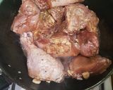 Foto del paso 2 de la receta: Pollo arvejado con vino