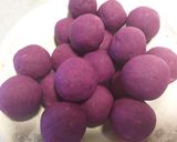 Foto langkah ke 5 dari resep Bola-bola Ubi ungu isi coklat.