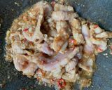 รูปขั้นตอนการทำที่ 5 ของ กะเพราเต้าหู้+หมูหมัก เมนูเคลียร์ตู้เย็น