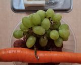 Foto del paso 1 de la receta: Pinchitos de queso de cabra tipo Feta con uvas y zanahoria 🍇🧀🥕 "Uvas y queso saben a beso" 🍇 🧀 = 😘