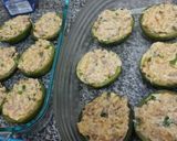 Foto del paso 7 de la receta: Zapallitos rellenos de carne con salsa blanca y roja gratinados