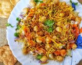 A picture of step 4 of Papdi chaat.