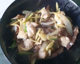 รูปขั้นตอนการทำที่ 2 ของ ไก่ผัดขิง