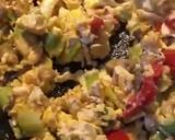 Φωτογραφία βήματος 3 της συνταγής Scrambled eggs με πράσο, μανιτάρι και ντοματίνια