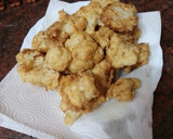 Foto del paso 4 de la receta: Hamburguesa de cerdo a la plancha con coliflor rebozada y papas cocidas