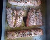 Foto del paso 2 de la receta Salmón al horno con salsa de queso azul y aceitunas negras