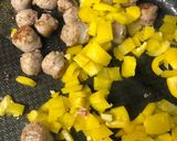 Une image de l'étape 2 de Rougail de saucisses.