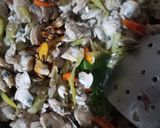 Foto langkah ke 3 dari resep Tumis kerang remis pedas.