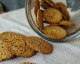 Foto del paso 2 de la receta: Galletitas crackers integrales, de queso