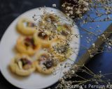 A picture of step 16 of Raisins-Pistachio Baklava.