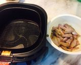 Hình bước làm 1 của món Cá heo nhỏ nướng sốt hành