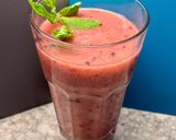 Φωτογραφία βήματος 2 της συνταγής Smoothie με βύσσινο, κεράσι, πεπόνι, βανίλια, μπανάνα, καρπούζι 🩷🩷🩷