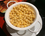 Foto del paso 1 de la receta: Calamares con garbanzos