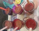 A picture of step 4 of Berry summery icey.