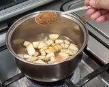 A picture of step 2 of Apple Ginger Iced Tea.