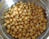 Foto del paso 1 de la receta: Ensalada de garbanzos y corazones de alcachofas