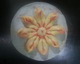 सिनामन रोल आणि जॅम स्टार ब्रेड (cinnamon roll and jam star bread recipe in marathi) रेसिपी स्टेप 9 फोटो 