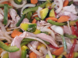 Fideos con verduras y pollo