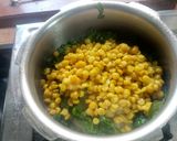 A picture of step 4 of Dal palak.