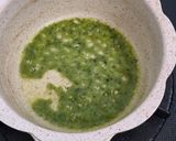 Foto langkah ke 1 dari resep Nasi Ijo Ayam Suwir.