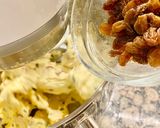 Foto del paso 5 de la receta: Galletas de maicena con frutas confitadas y pasas al ron